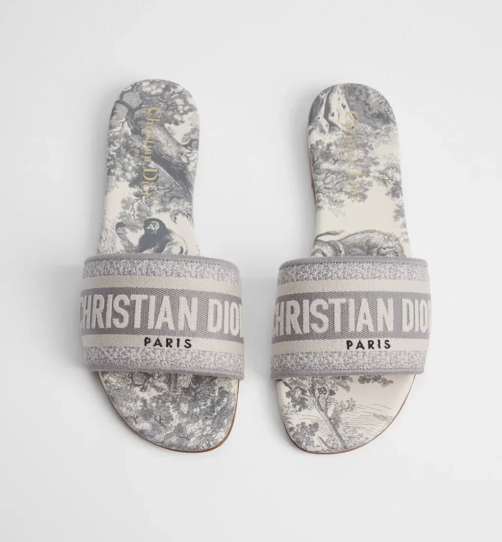 Dway Slide Gray Embroidered Cotton and Toile de Jouy Motif