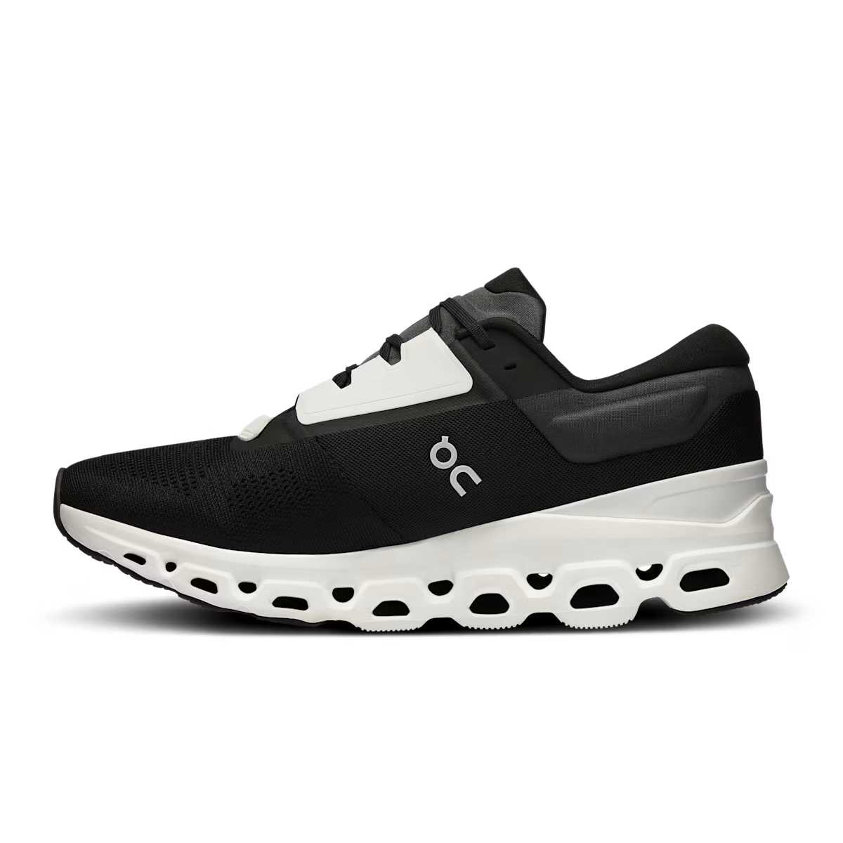 On Cloudstratus White/ Black